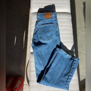 Levi's Ribcage Straight Ankle Jeans